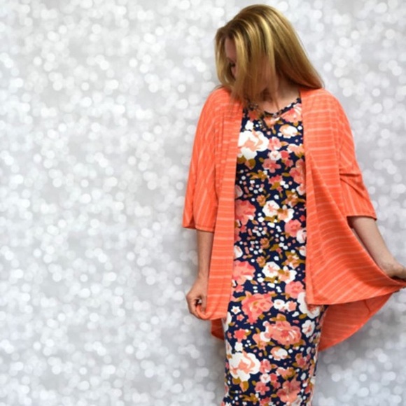 Soft Small Women’s Lularoe Lindsay Cardigan - Picture 4 of 5